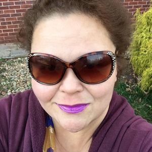 Meet your Posher, Helen